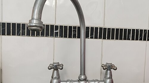 Water tap